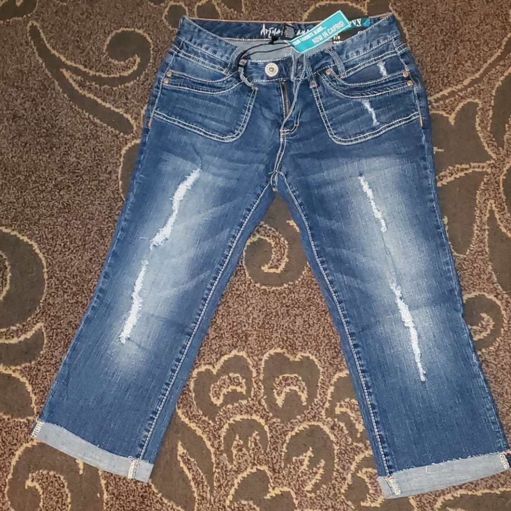 ARIYA JEANS - Picture 7 of 10